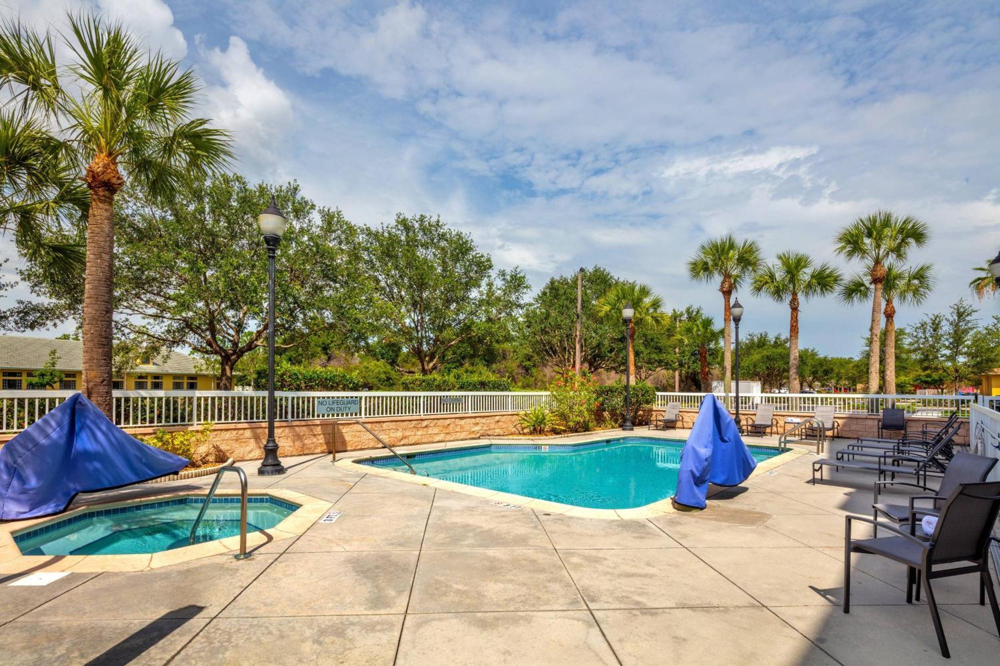 Fairfield By Marriott At Lakewood Ranch - Sarasota The Meadows Exterior photo